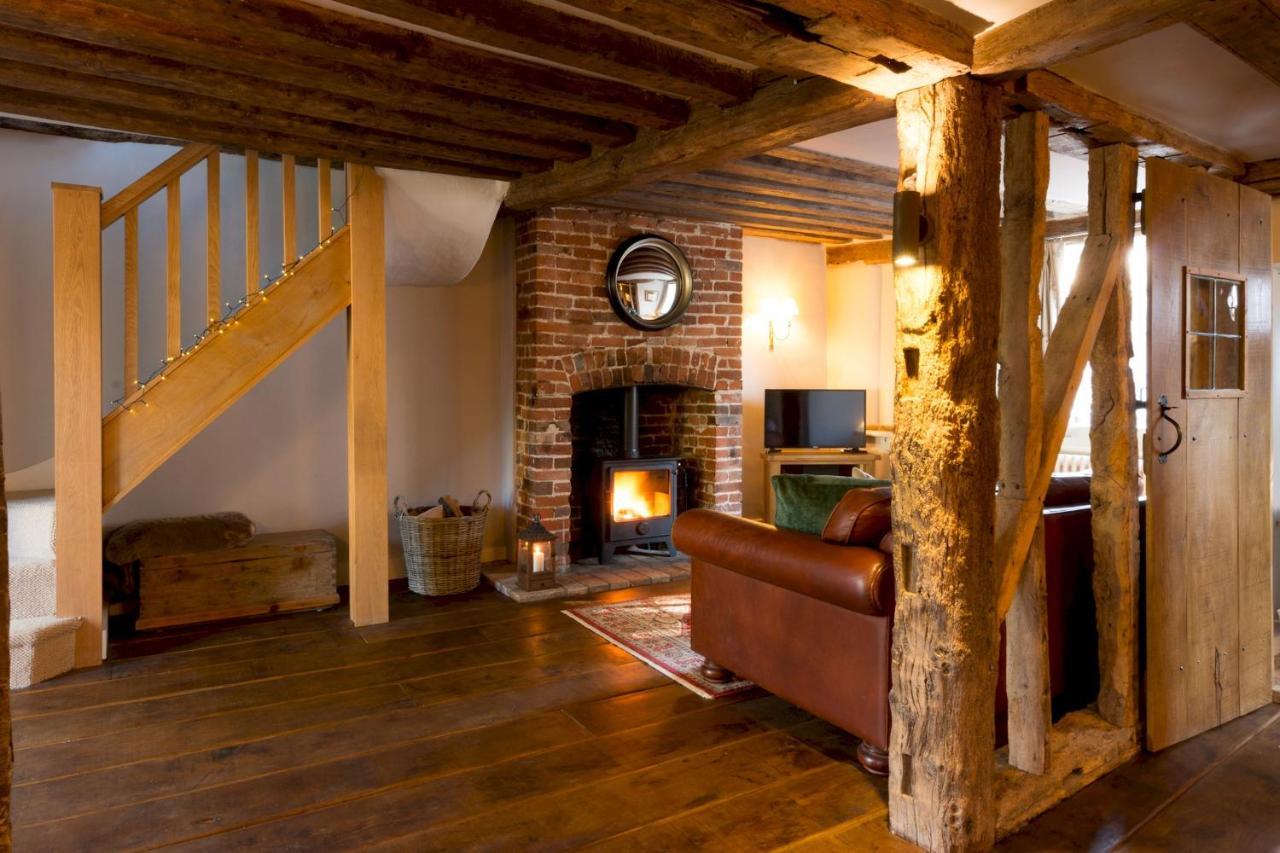 Miller Cottage A Luxury 1550'S Cottage In The Historic Centre Of Saffron Walden Ngoại thất bức ảnh