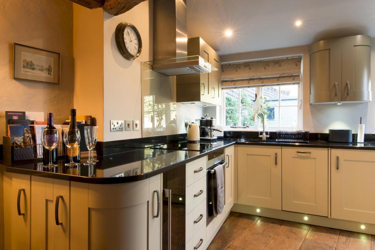 Miller Cottage A Luxury 1550'S Cottage In The Historic Centre Of Saffron Walden Ngoại thất bức ảnh
