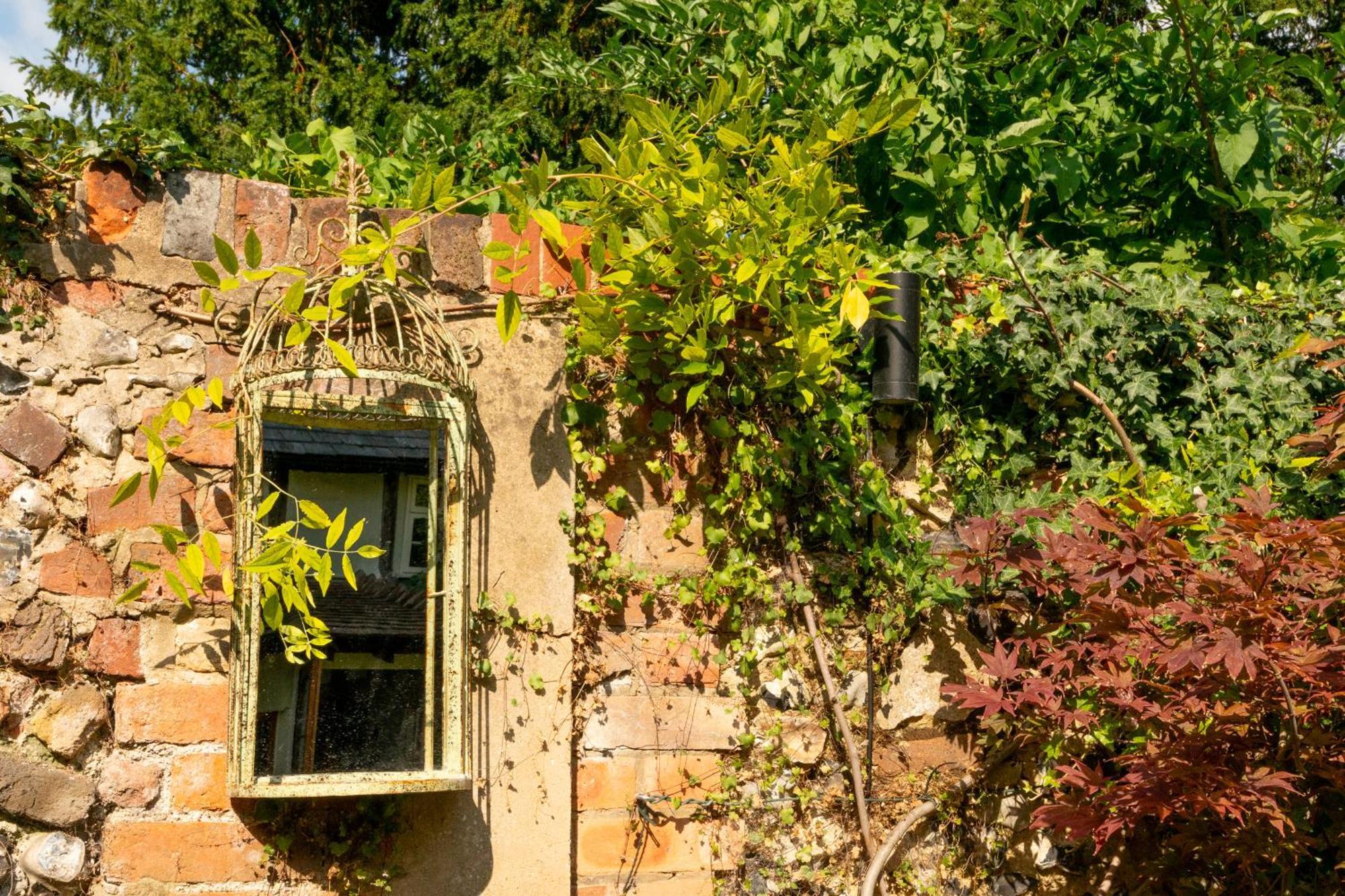 Miller Cottage A Luxury 1550'S Cottage In The Historic Centre Of Saffron Walden Ngoại thất bức ảnh